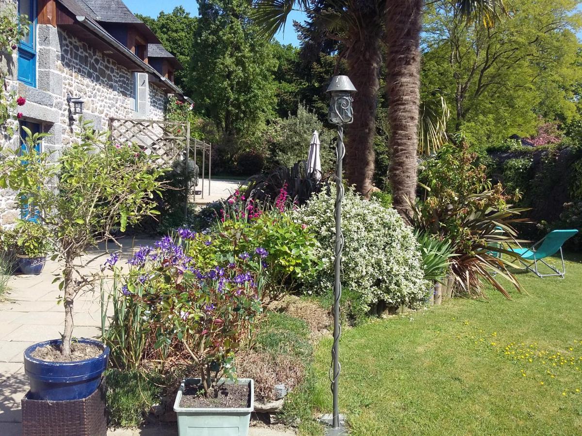 Bed and Breakfast Les Petites Chapelles Saint-Pierre-de-Plesguen Zewnętrze zdjęcie